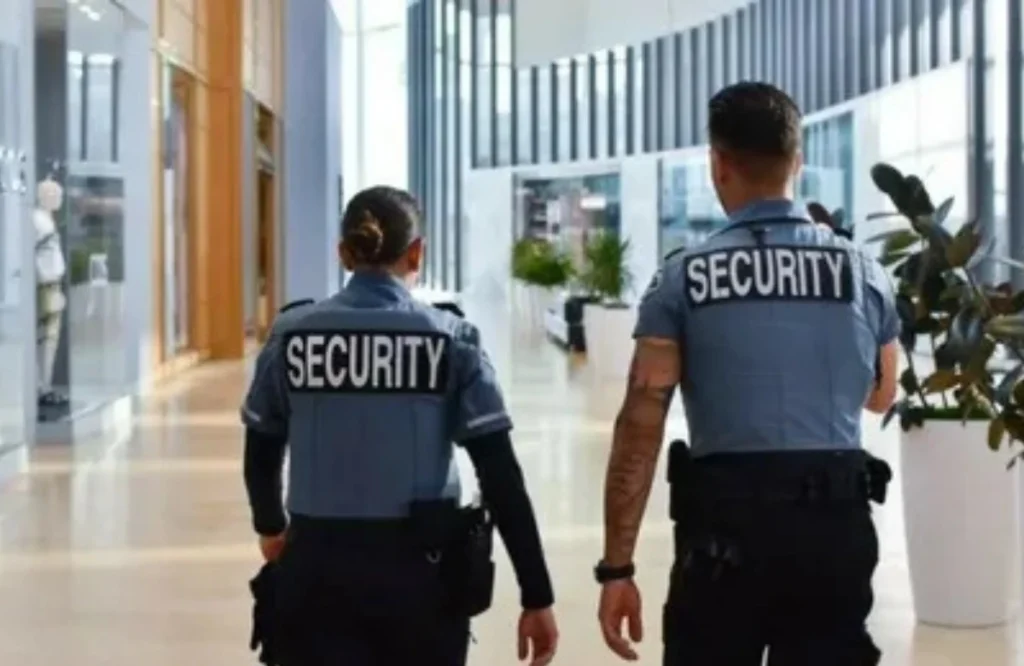 How Armed Guards Secure Retail Theft & Boost Protection